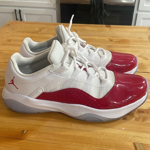 Air Jordan’s - Picture 2 of 3